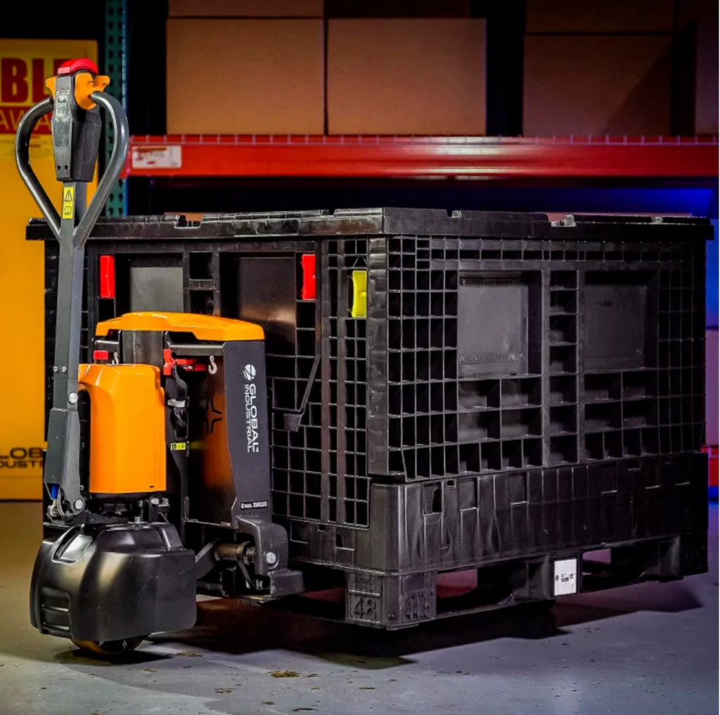 Global Industrial™ Electric Pallet Jack with Charger, 3300 lb. Cap., 27"W x 48"L Forks